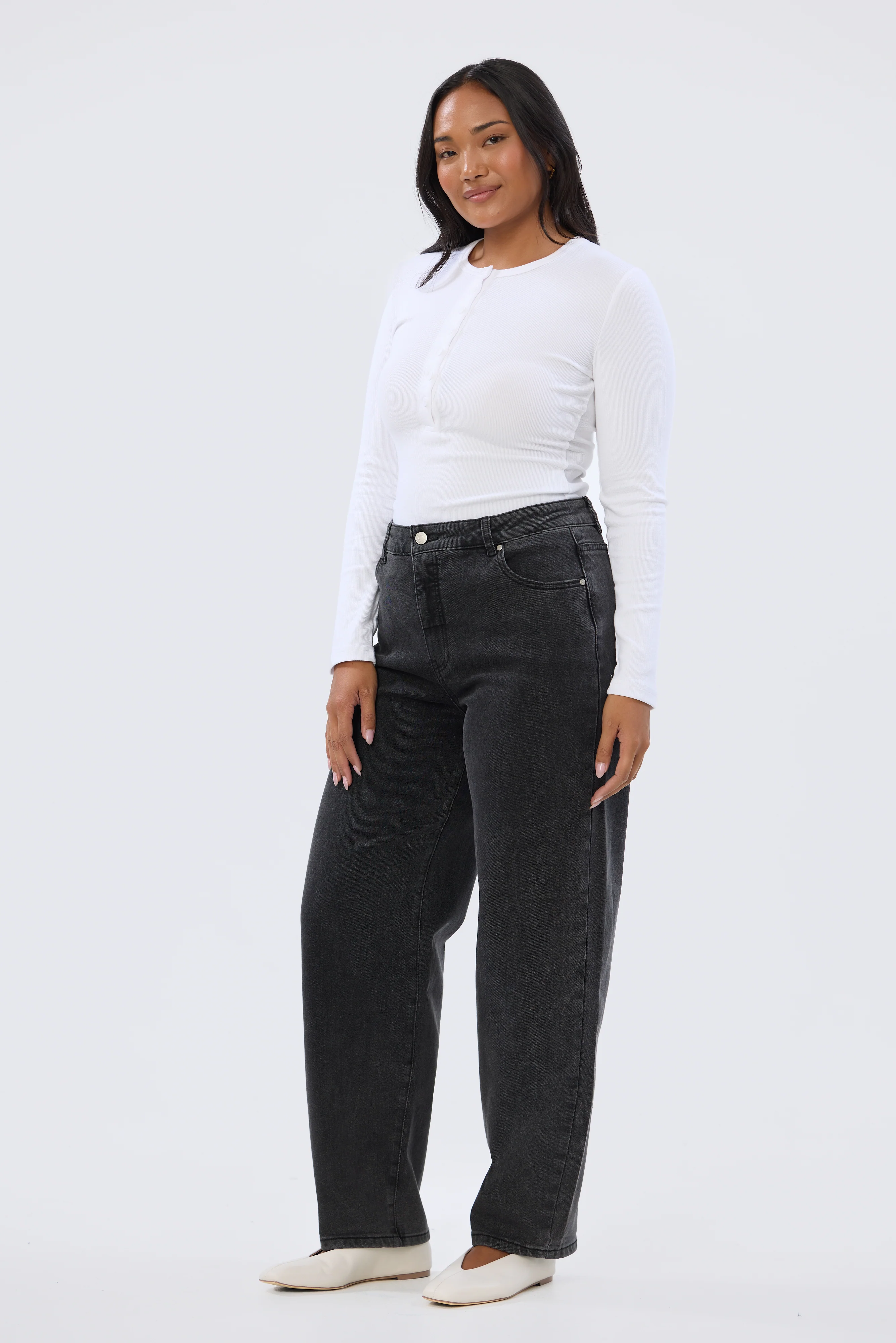 Signature Barrel Leg Jeans - Black Wash - Image 10
