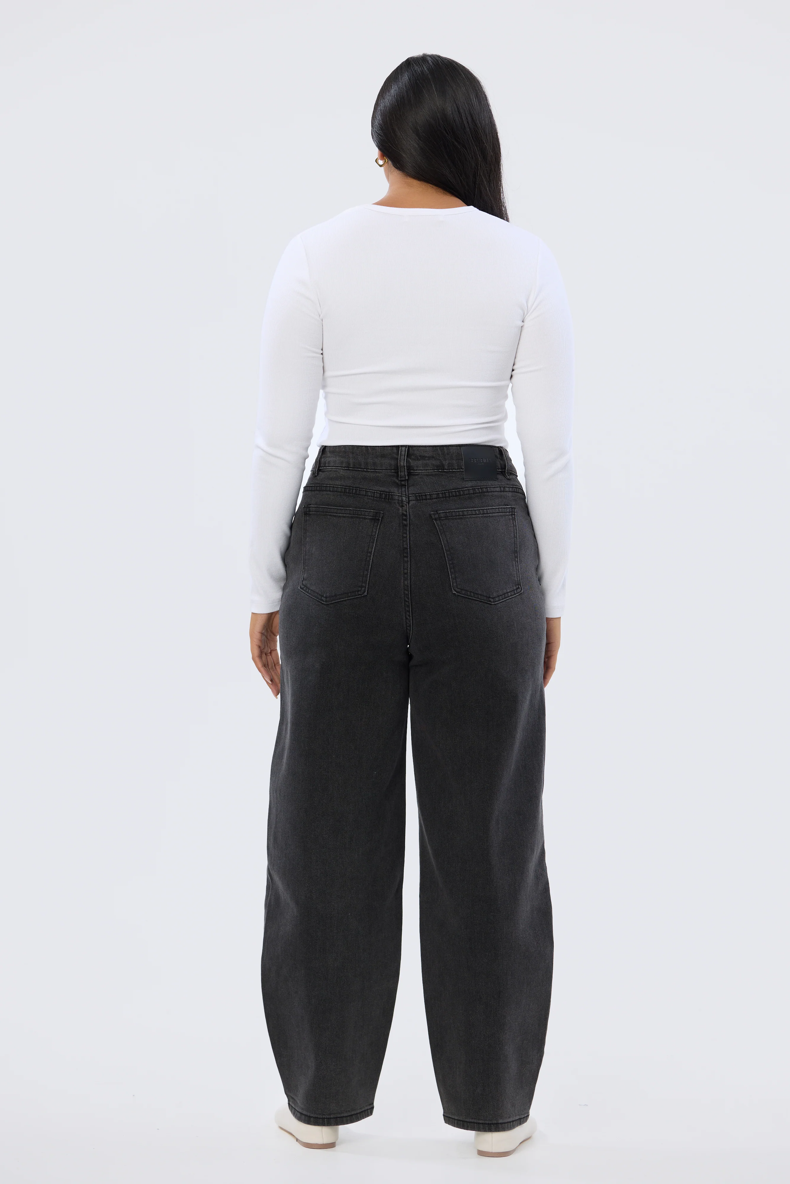 Signature Barrel Leg Jeans - Black Wash - Image 11