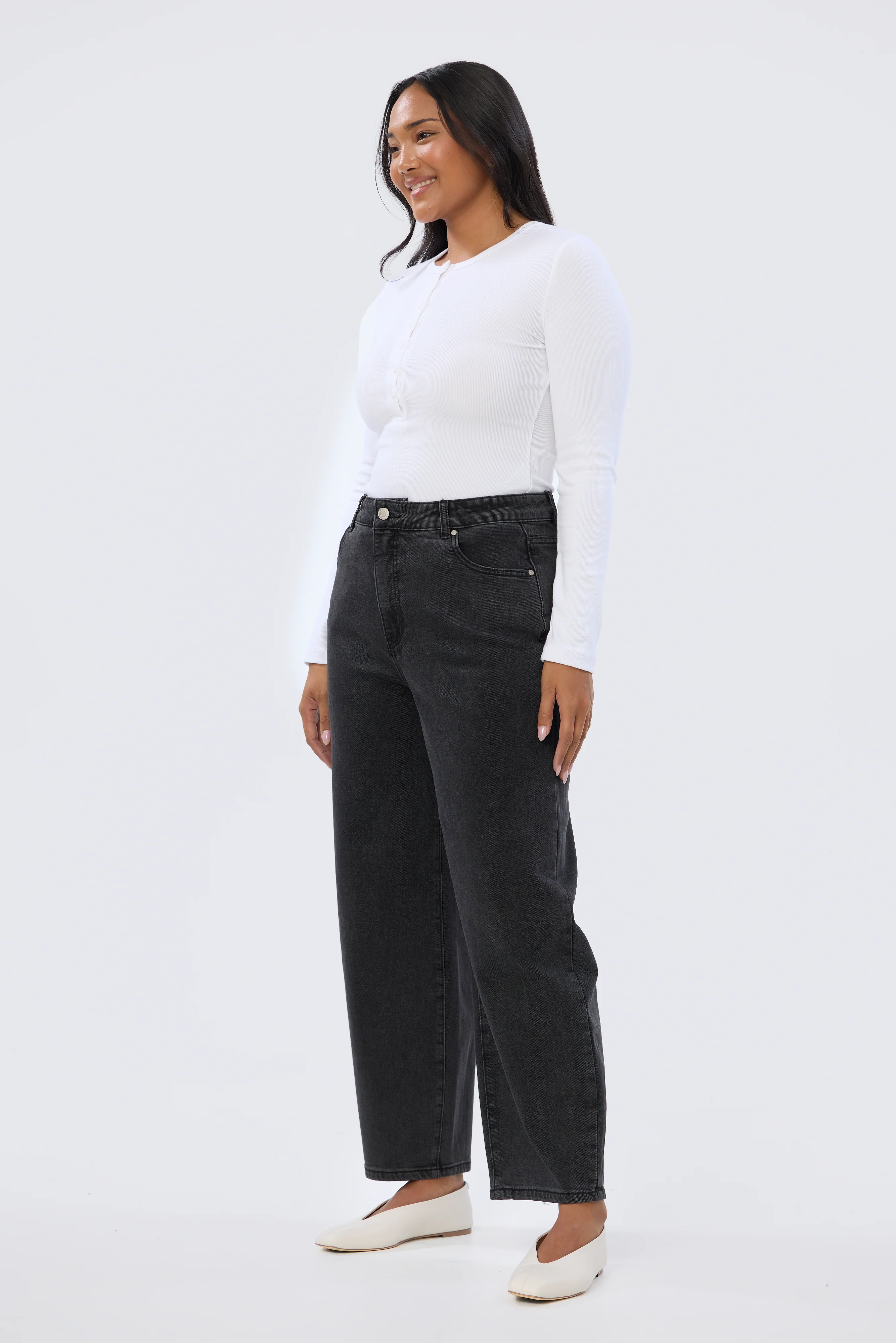 Signature Barrel Leg Jeans - Black Wash - Image 3