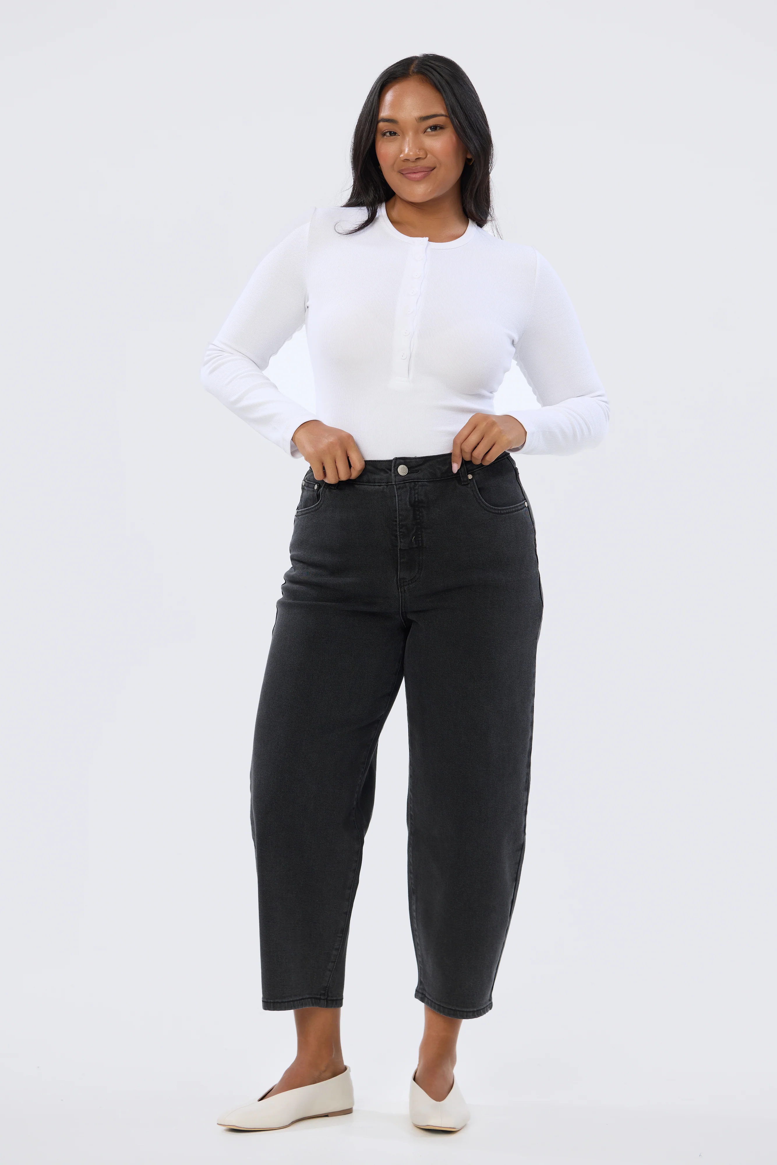 Signature Barrel Leg Jeans - Black Wash - Image 6