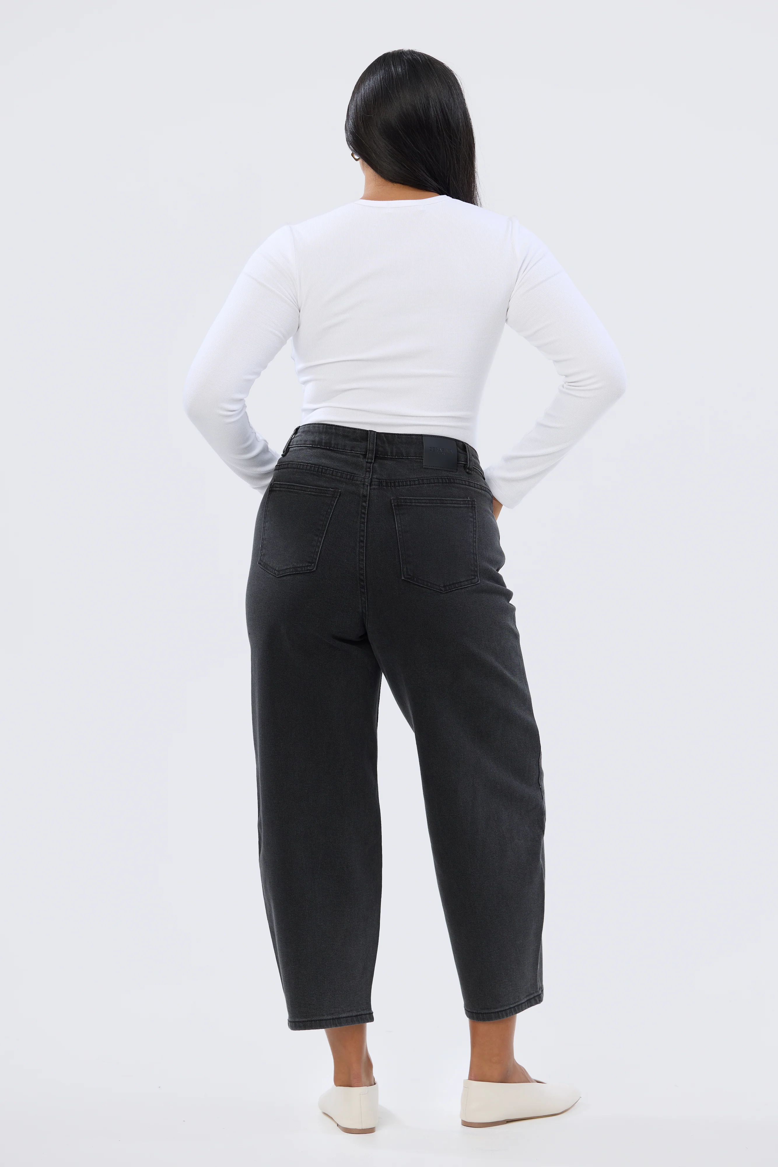 Signature Barrel Leg Jeans - Black Wash - Image 8