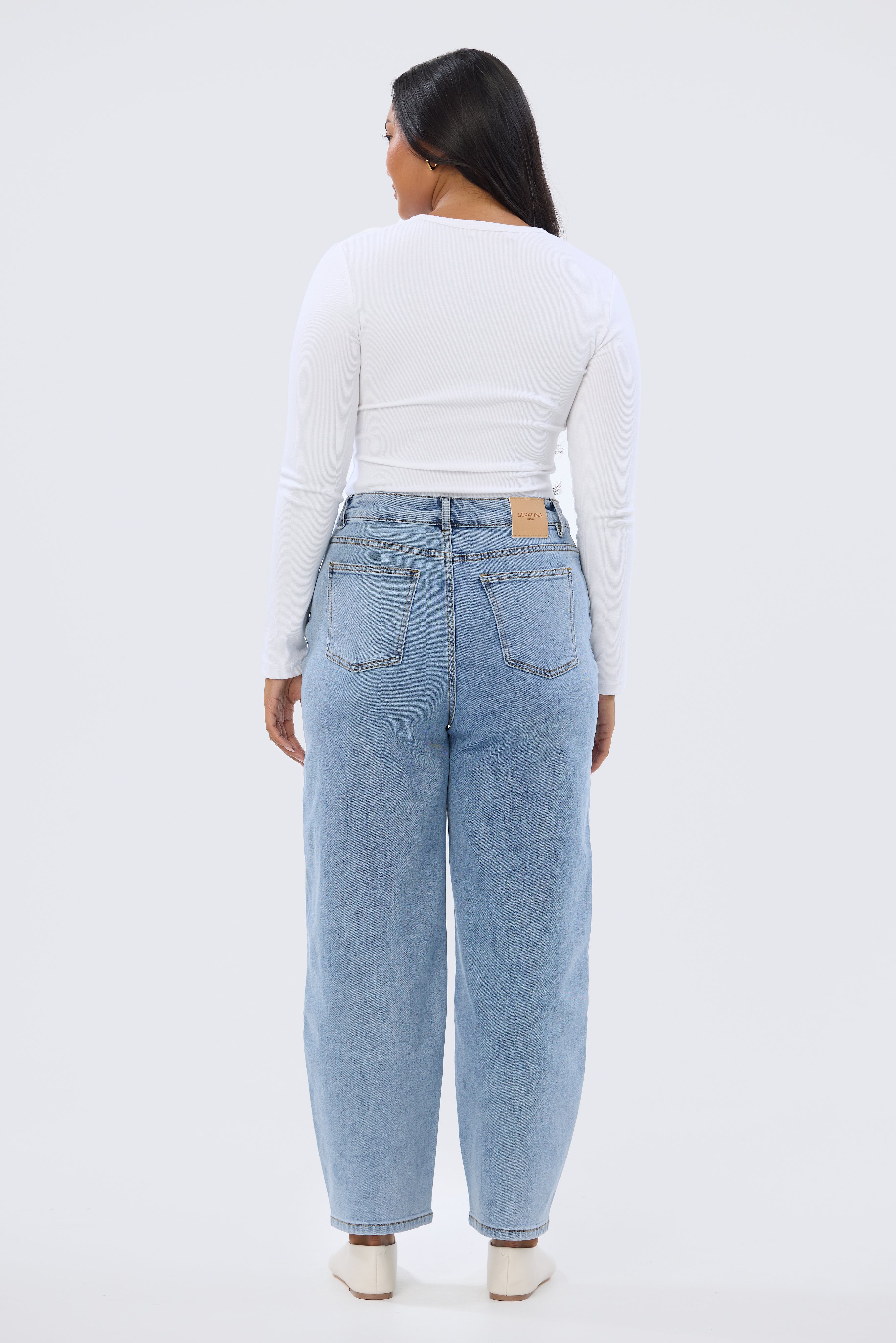 Signature Barrel Leg Jeans - Mid Blue Wash - Image 4