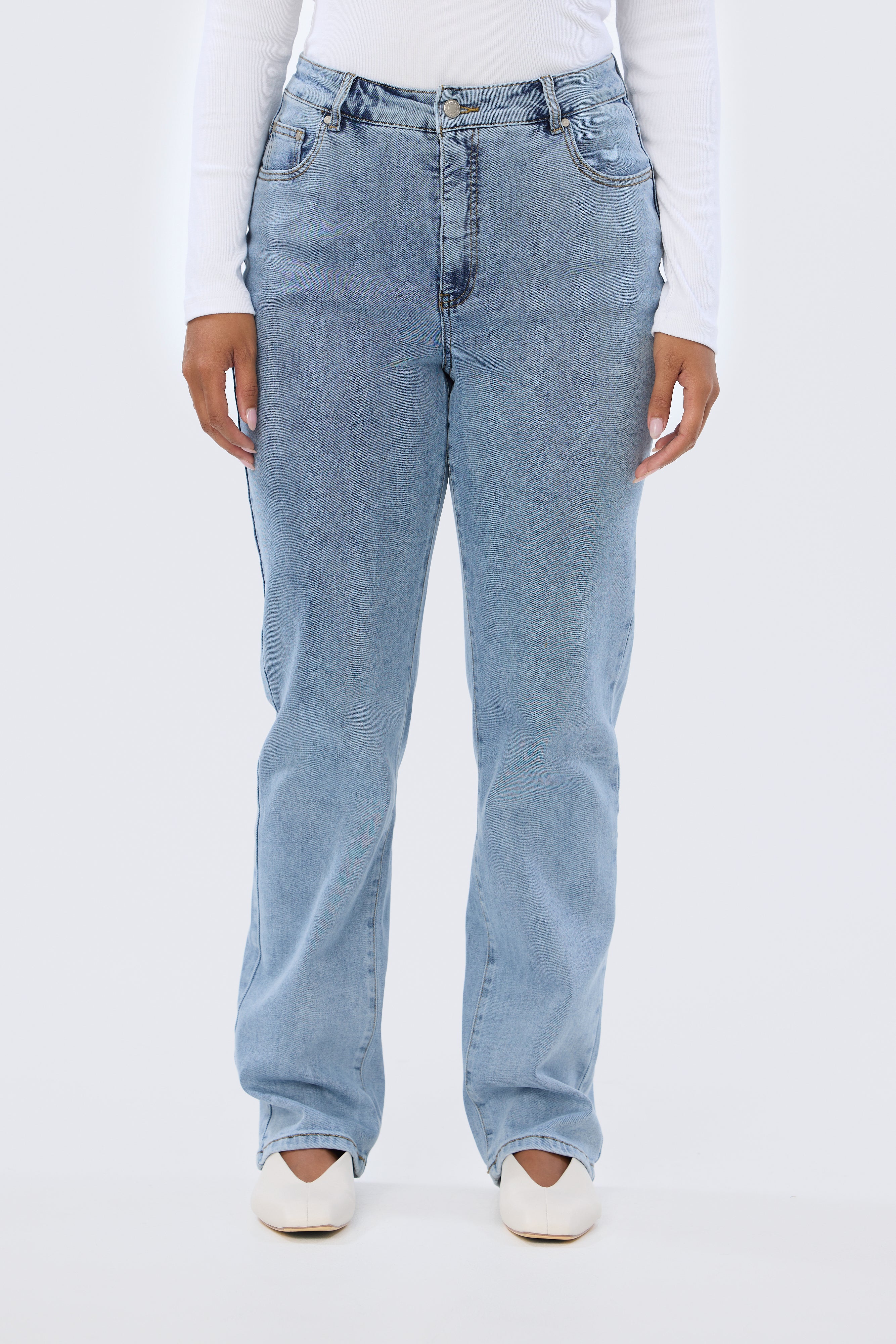 Signature Slim Leg Jeans - Mid Blue Wash - Image 11