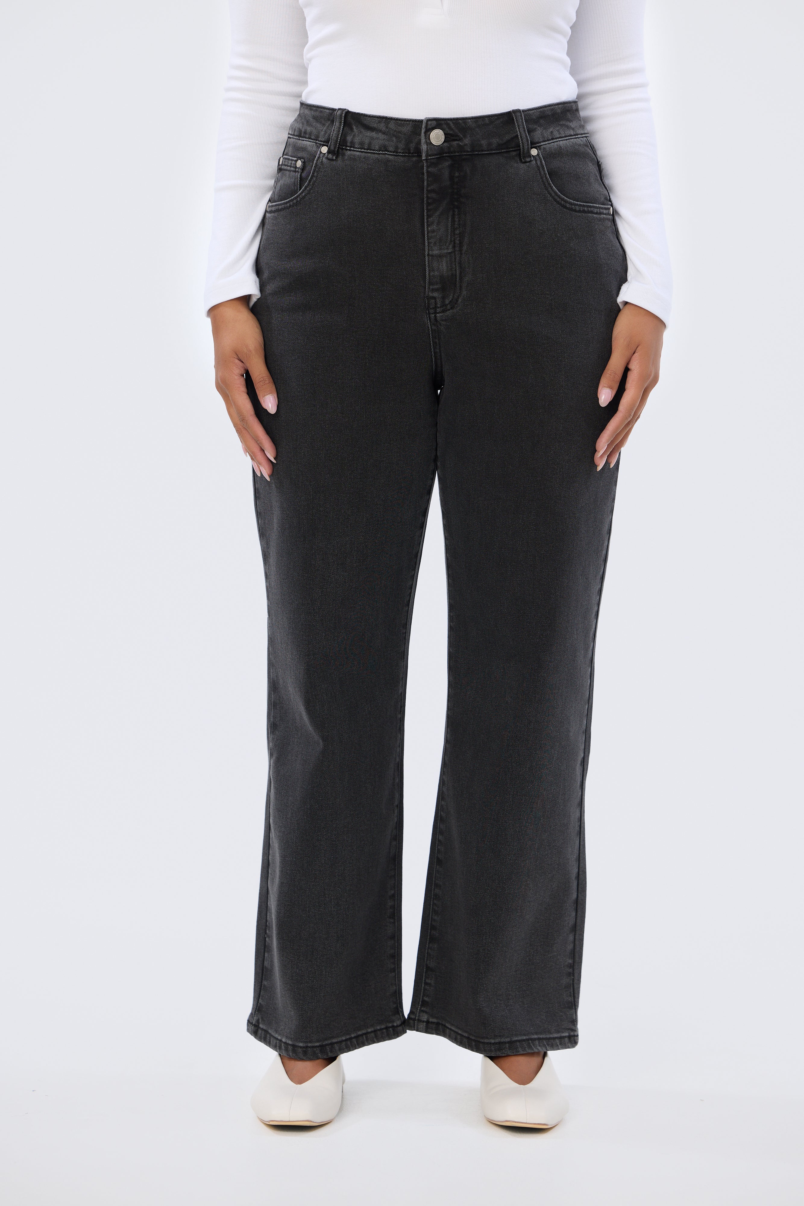 Signature Straight Leg Jeans - Black Wash - Image 5