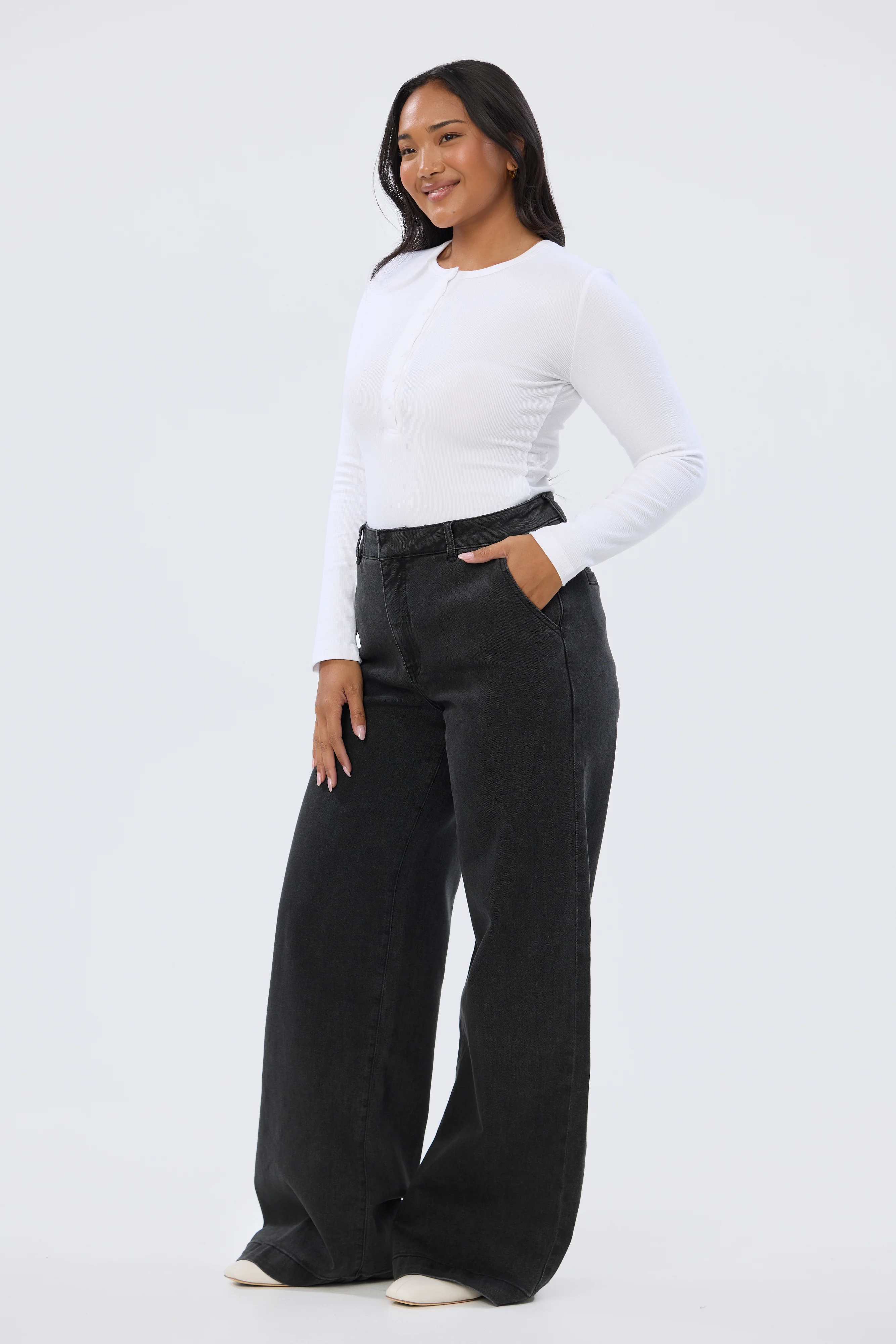 Signature Wide Leg Jeans - Black Wash - Image 12