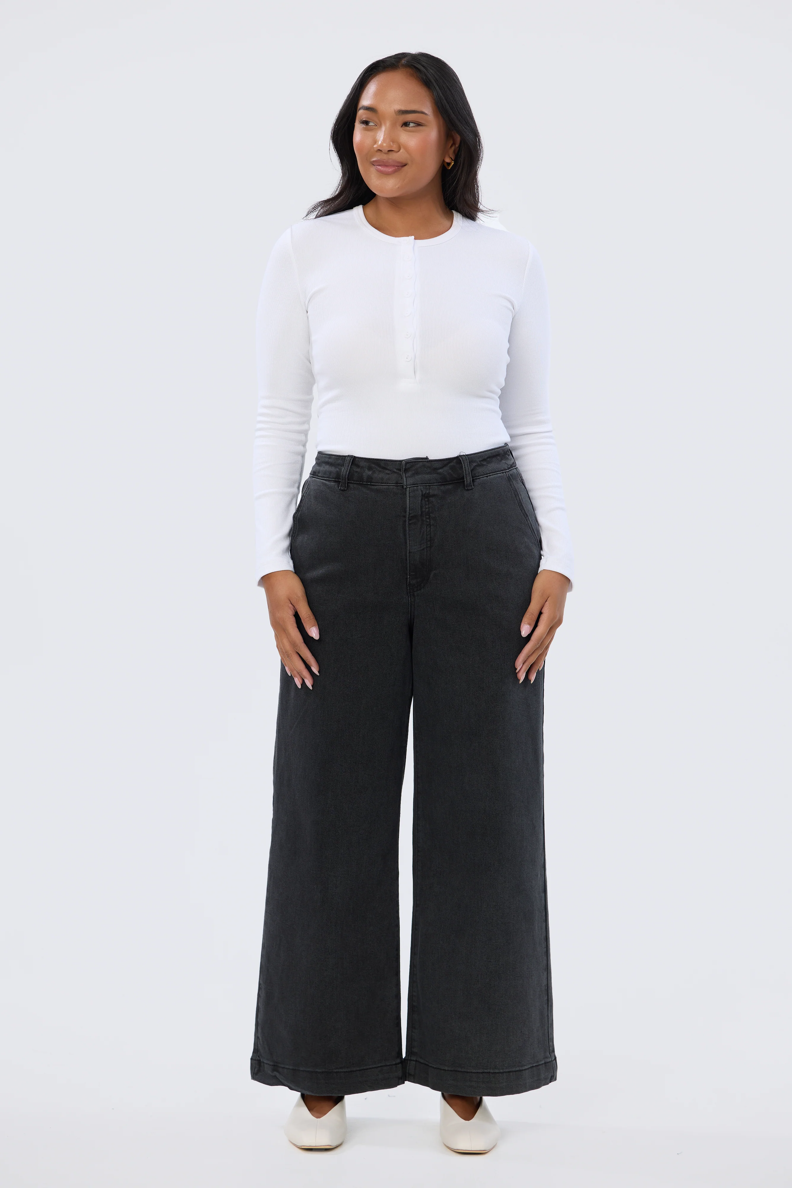 Signature Wide Leg Jeans - Black Wash - Image 6