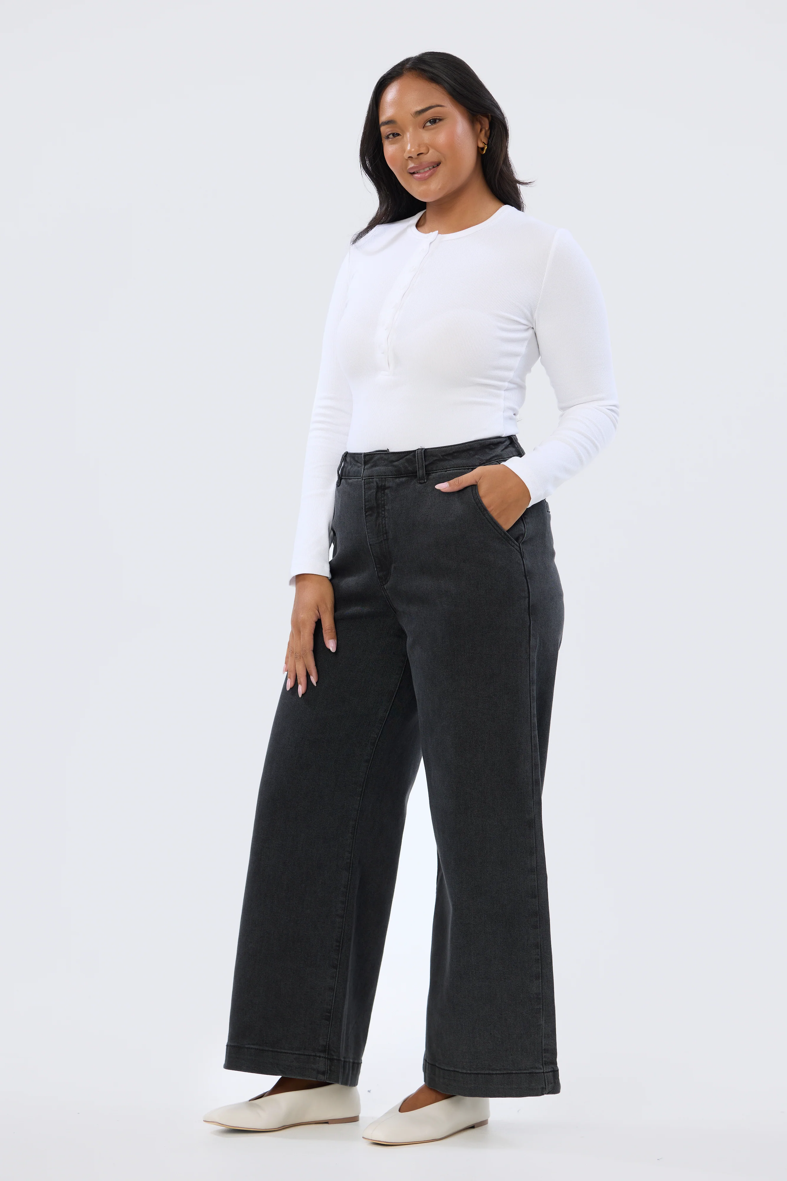 Signature Wide Leg Jeans - Black Wash - Image 7