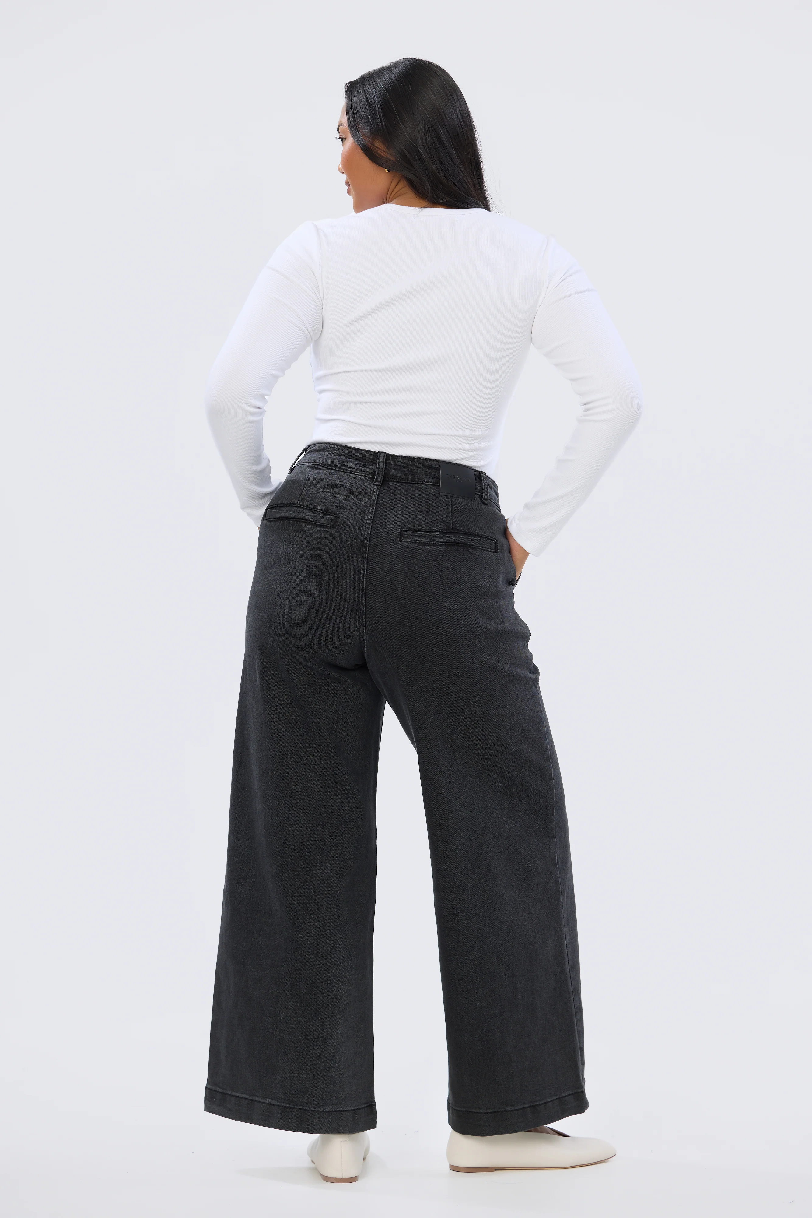 Signature Wide Leg Jeans - Black Wash - Image 8