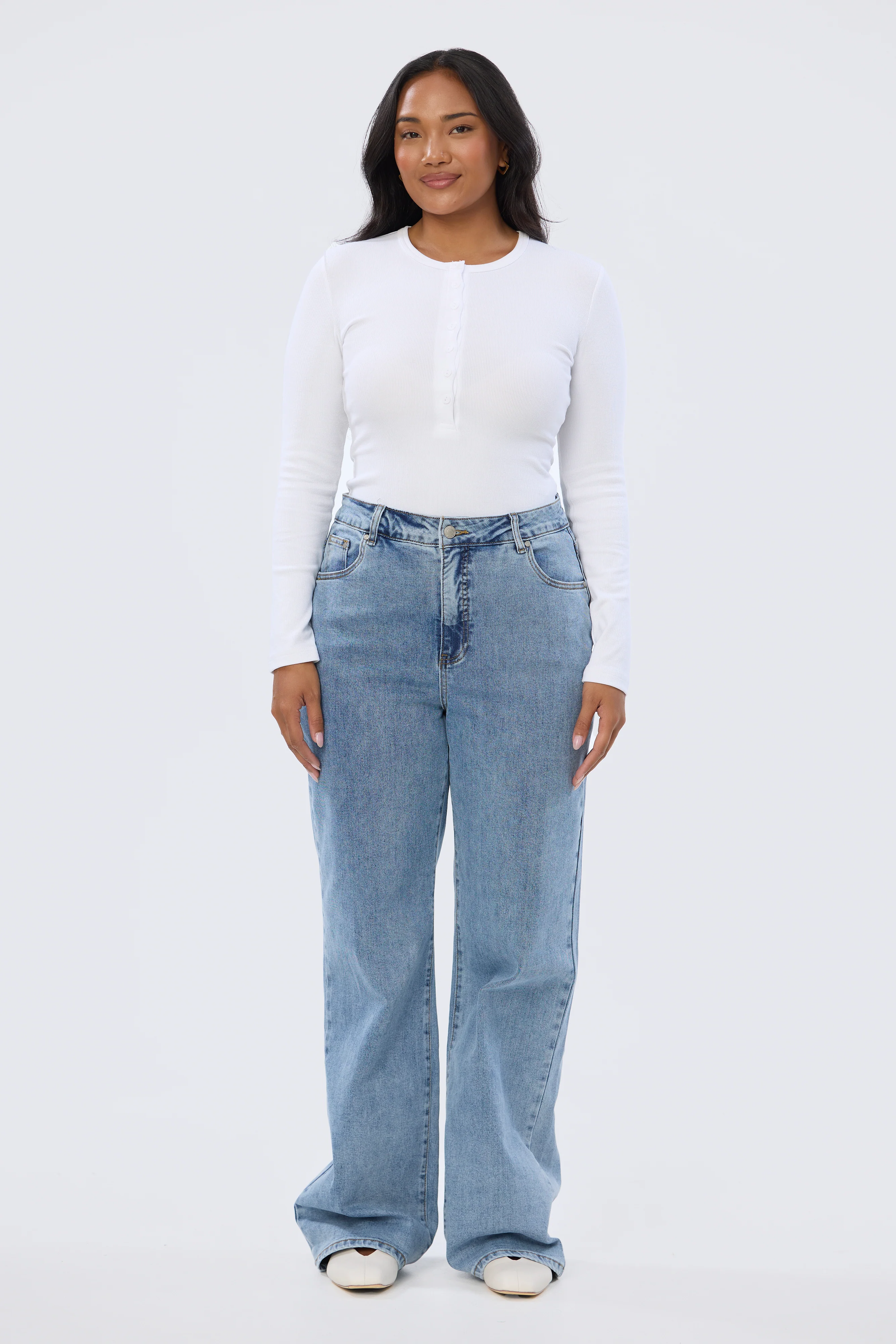 Signature Straight Leg Jeans - Mid Blue Wash - Image 10