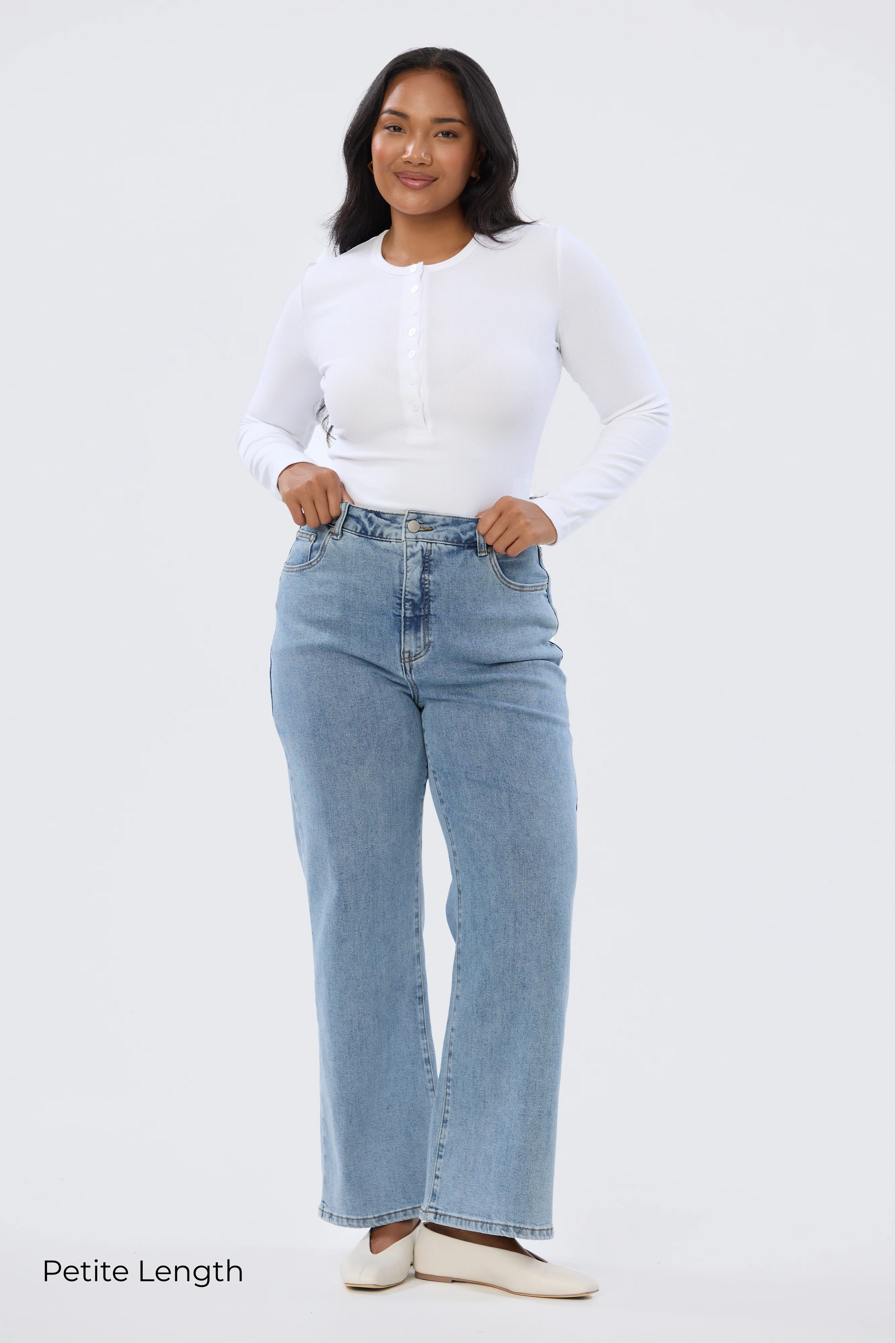 Signature Straight Leg Jeans - Mid Blue Wash - Image 5
