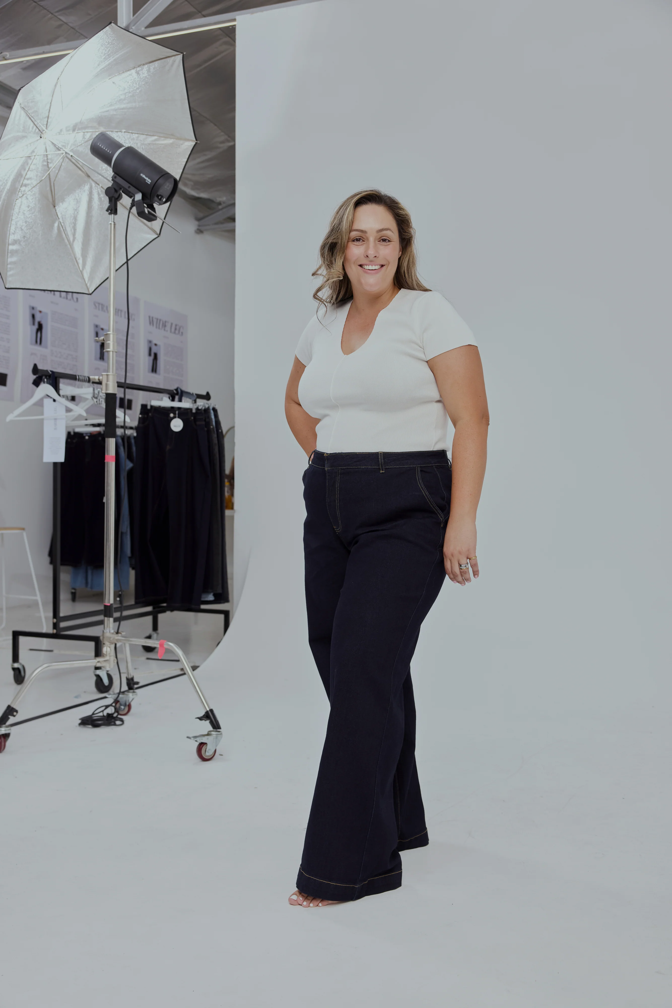 Signature Wide Leg Jeans - Indigo - Image 13