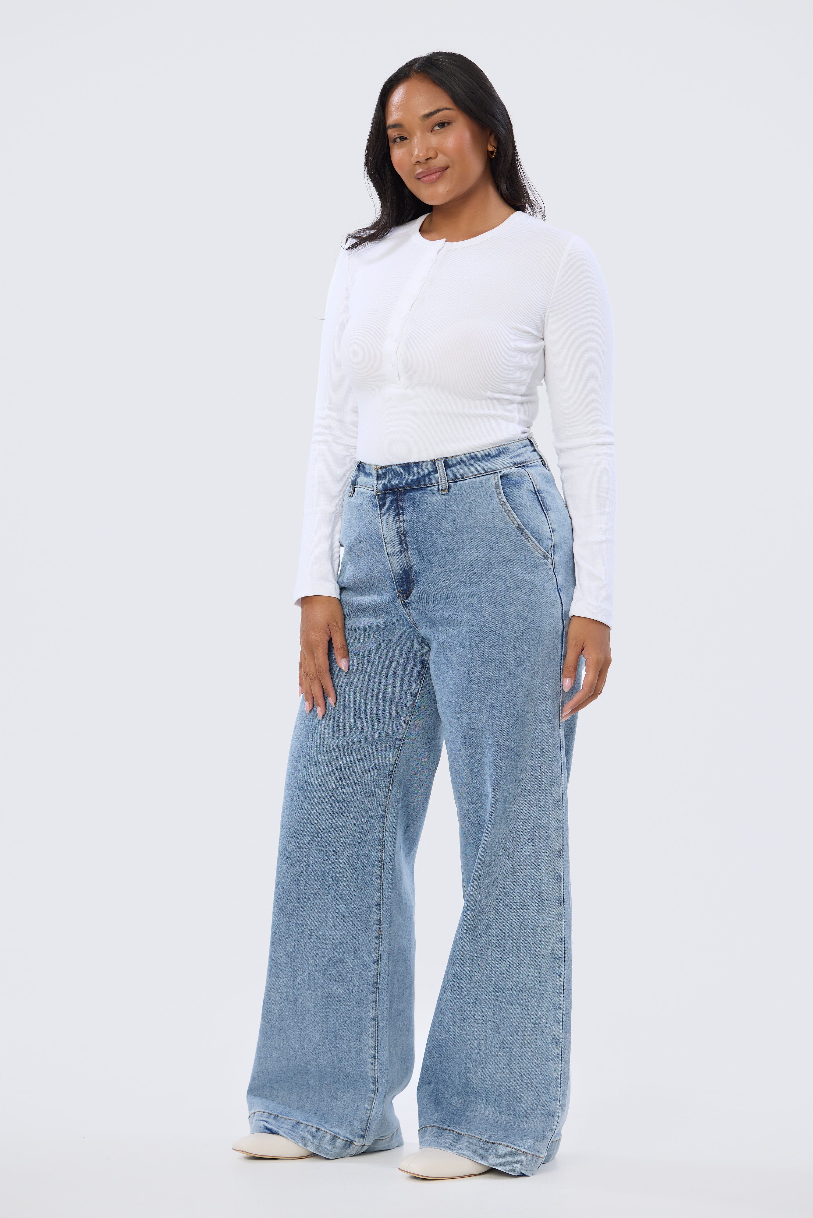 Signature Wide Leg Jeans - Mid Blue Wash - Image 10