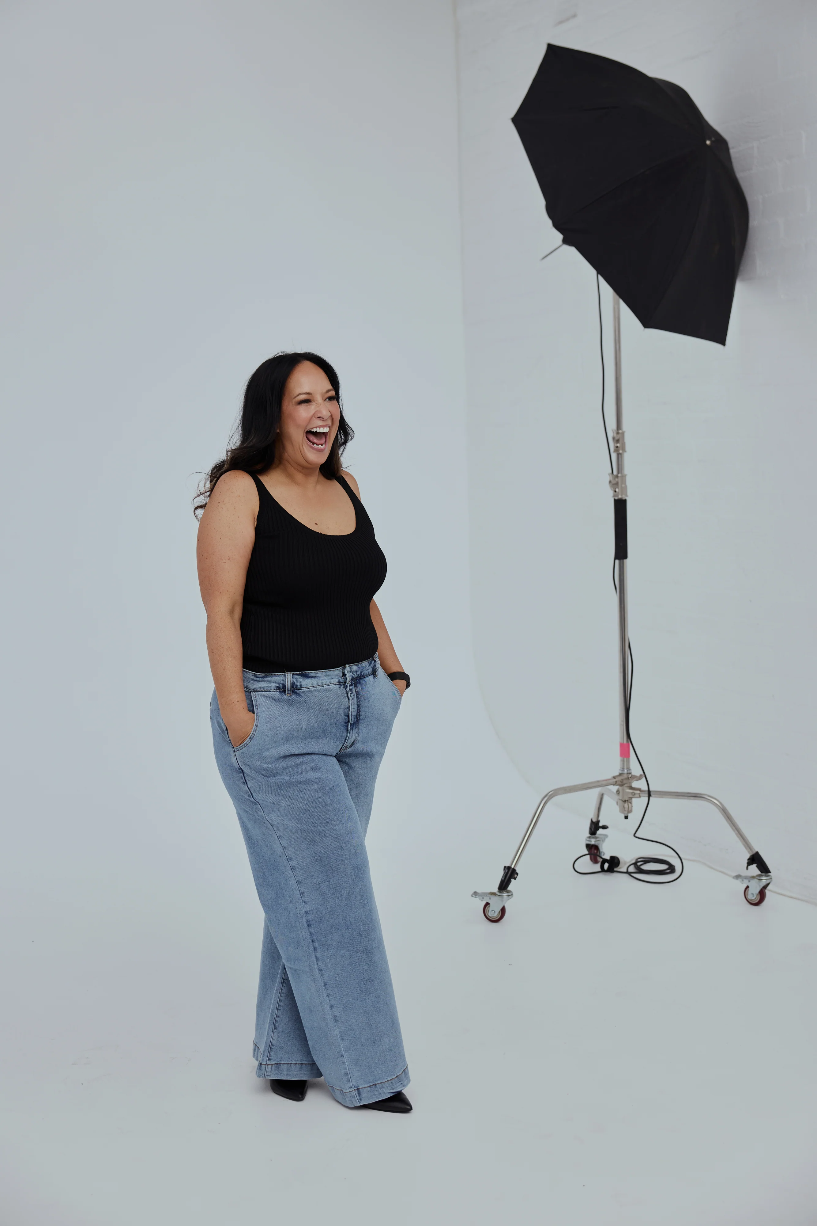 Signature Wide Leg Jeans - Mid Blue Wash - Image 12