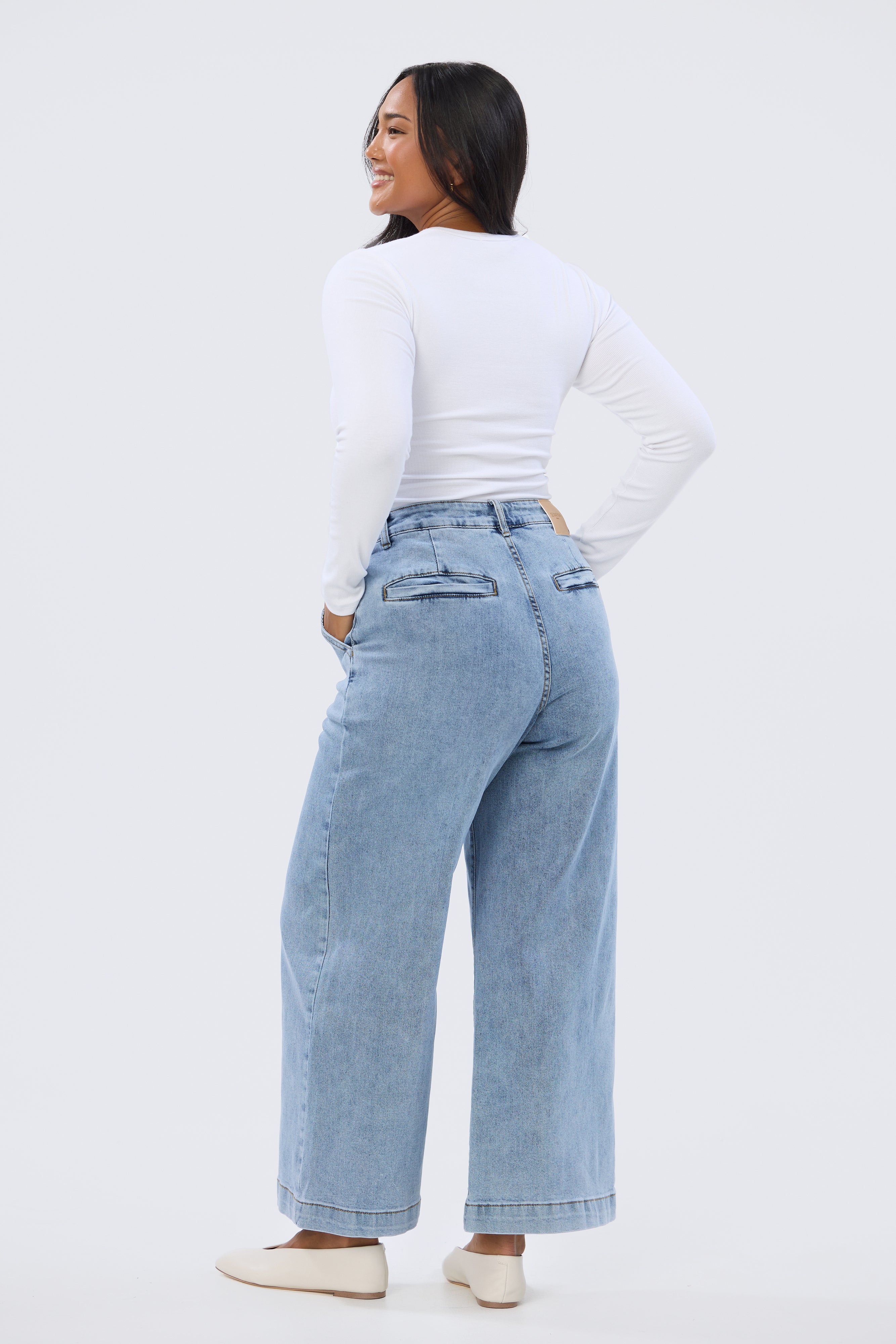 Signature Wide Leg Jeans - Mid Blue Wash - Image 8